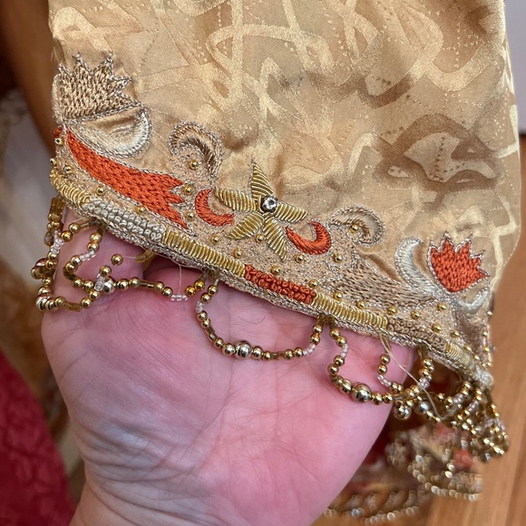 Antique Indian Silk dupattā, (Stole or Shawl) 90" x 45" - Picture 5 of 8